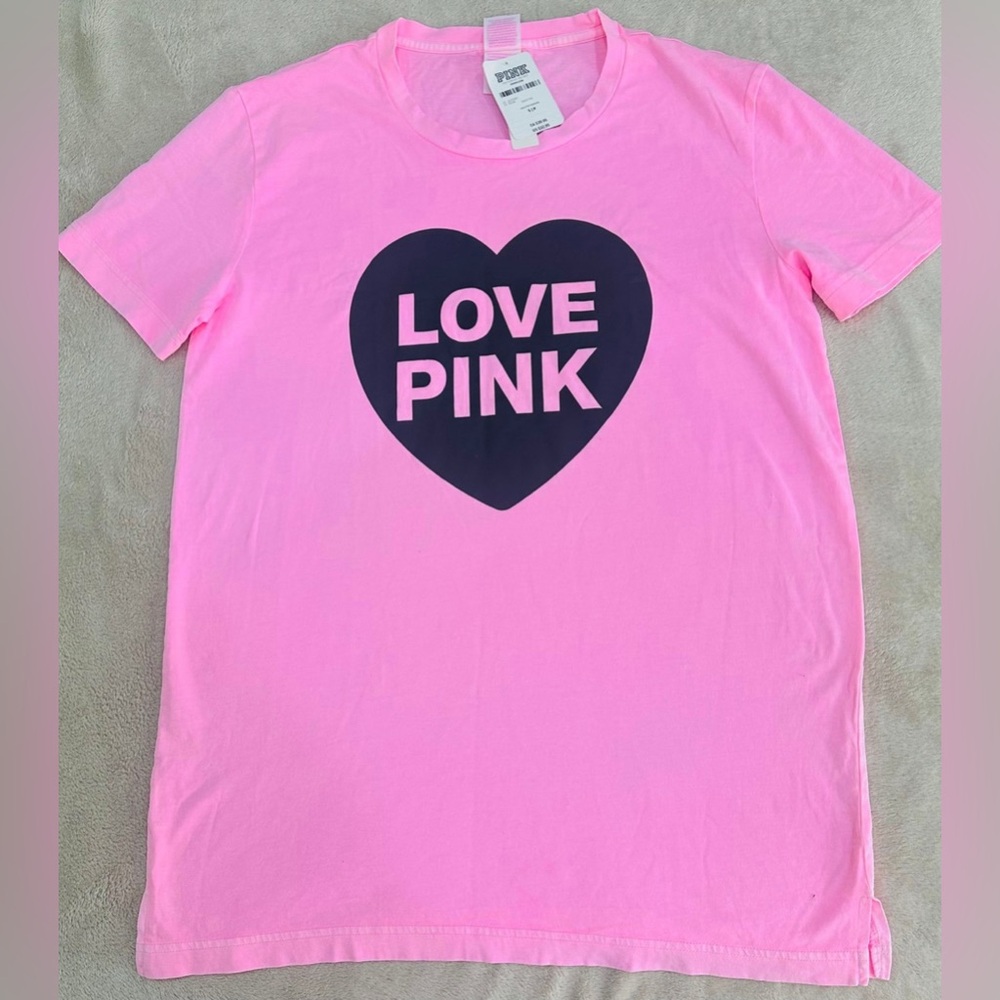 NWT VICTORIA'S SECRET PINK CAMPUS SHORT SLEEVE TEE Size S SWEET ROSETTE PINK